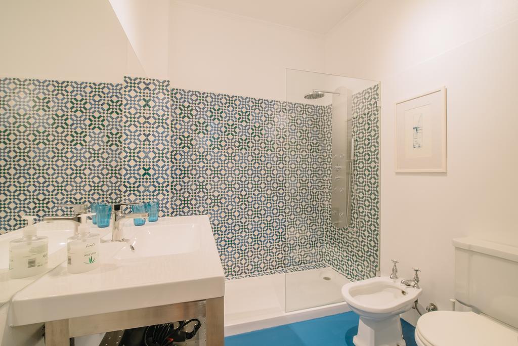 Camoes Deluxe Bairro Alto Lägenhet Lisboa Exteriör bild